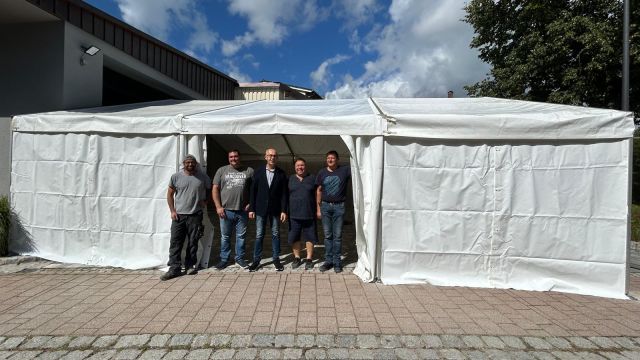 FFW Birkach e.V.: Zeltanbau an unser Gemeinschaftshaus