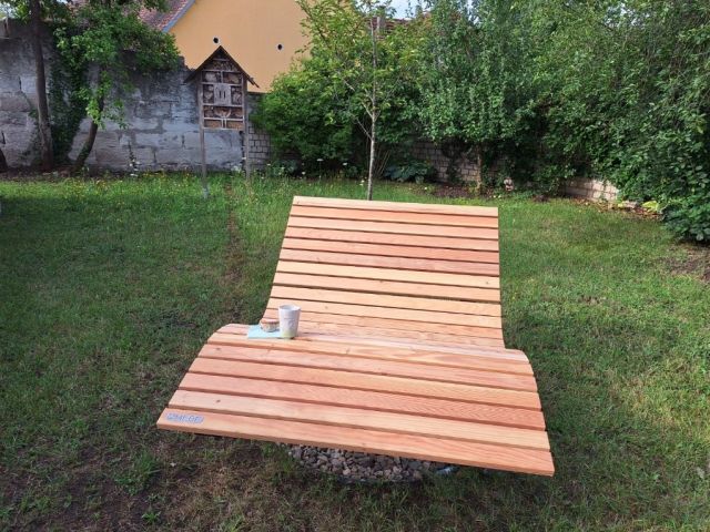 Obst- und Gartenbauverein: Drehbare Liege Grünfläche Mönchherrnsdorf Ortsmitte